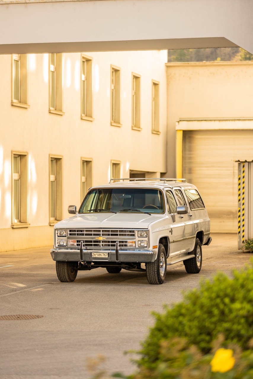 Chevrolet Suburban 1