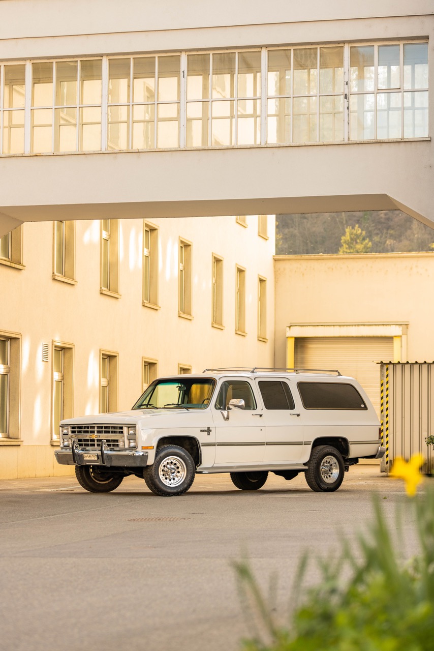 Chevrolet Suburban 10