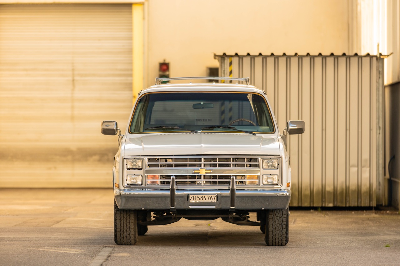Chevrolet Suburban 3