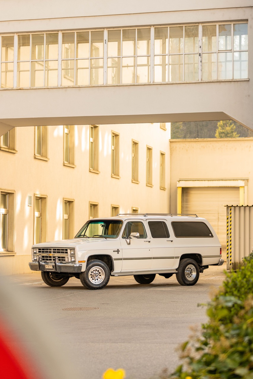 Chevrolet Suburban 9