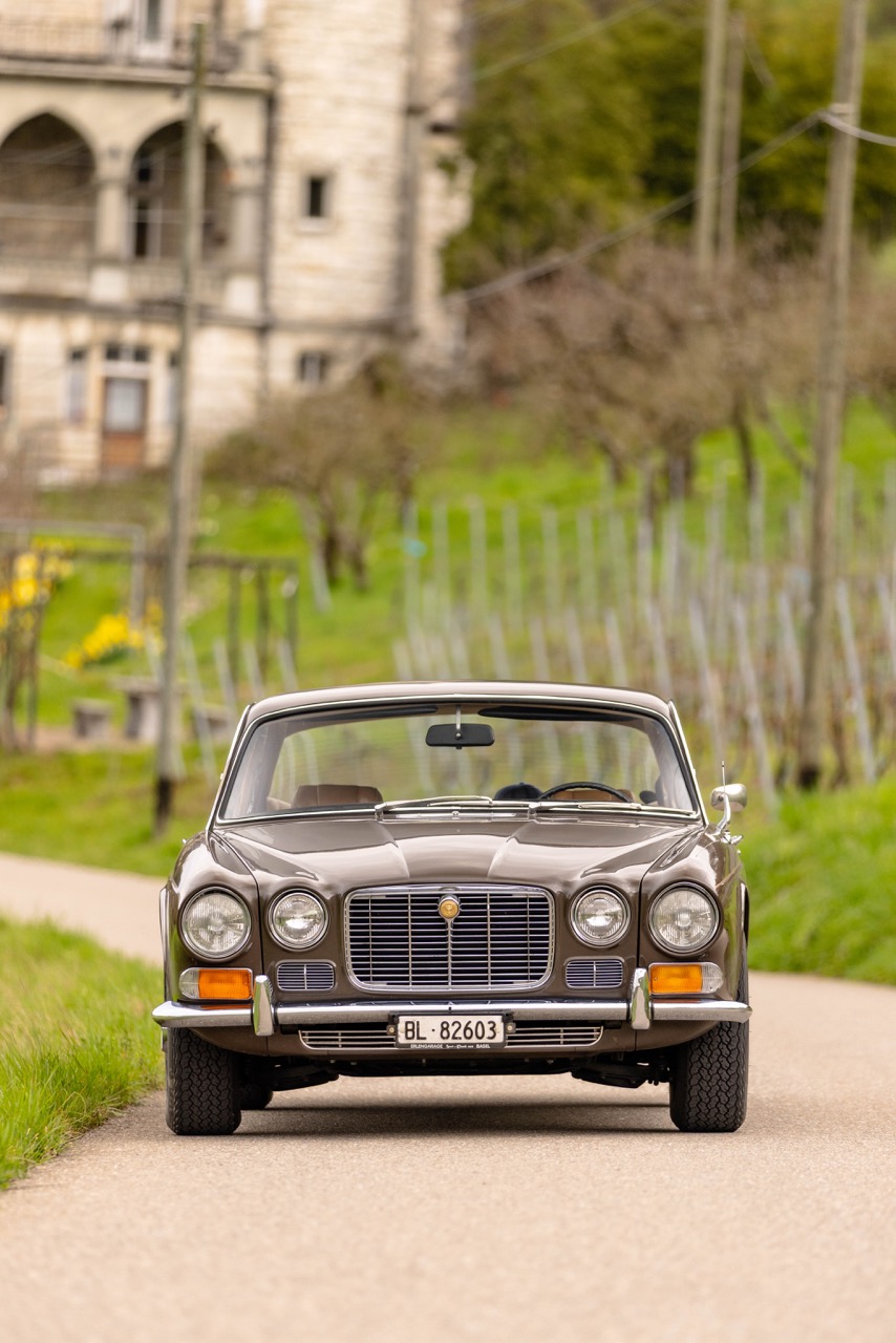 Jaguar XJ6 1