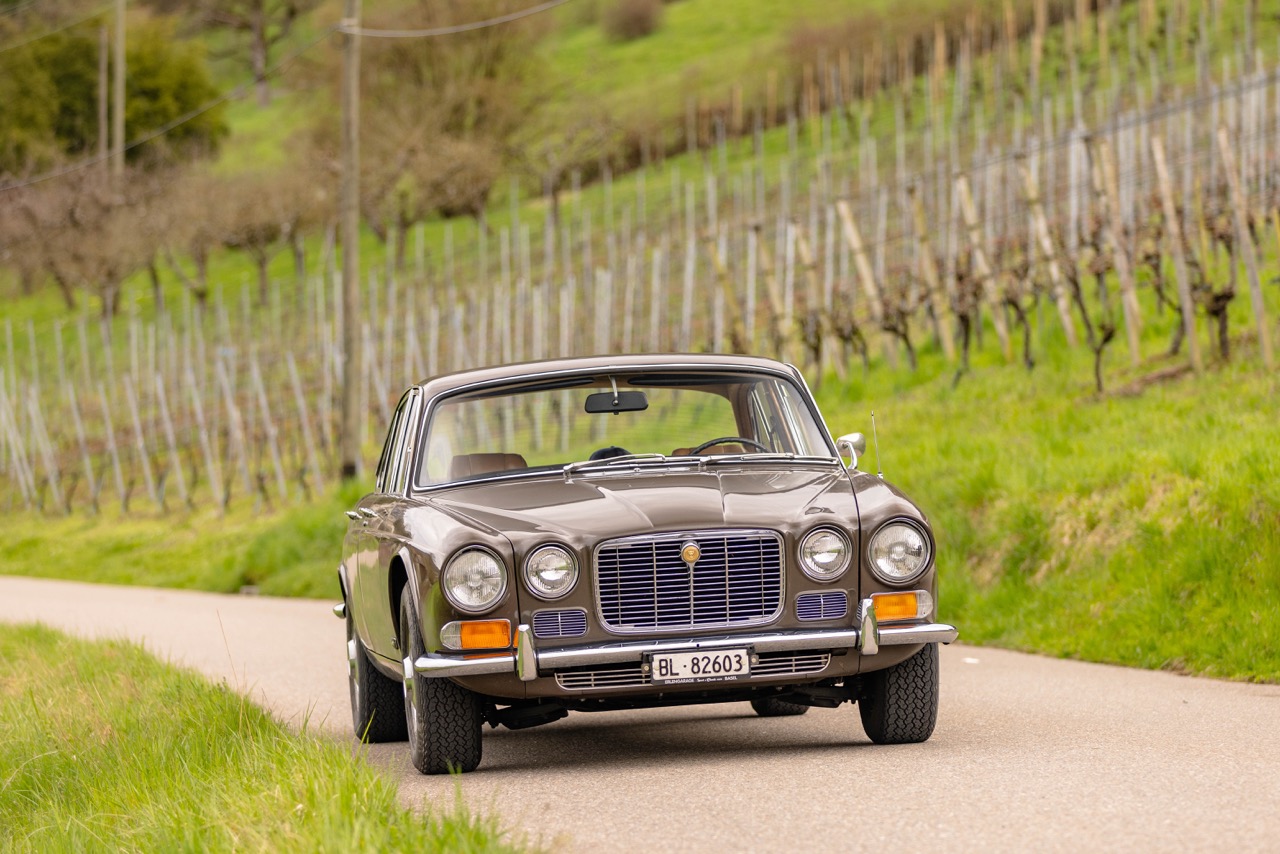 Jaguar XJ6 2