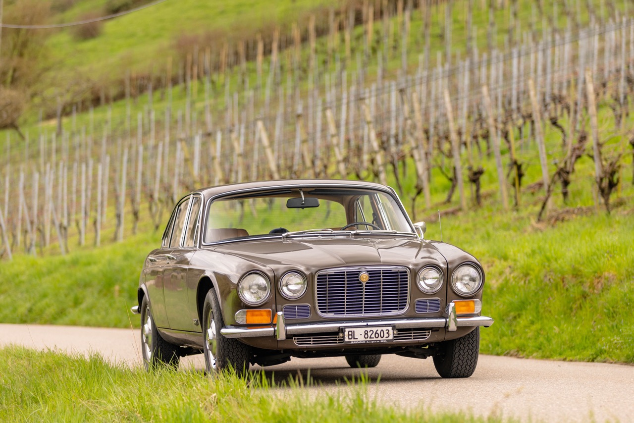 Jaguar XJ6