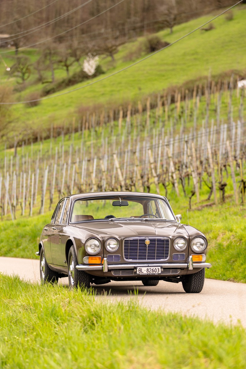 Jaguar XJ6 5