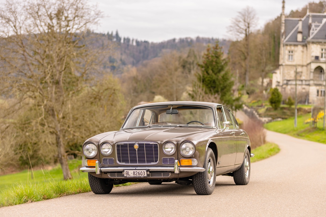 Jaguar XJ6 6