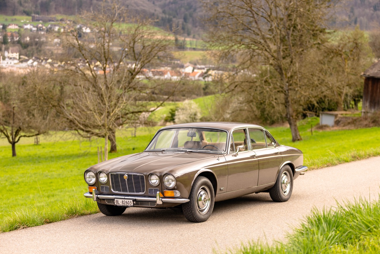 Jaguar XJ6 8